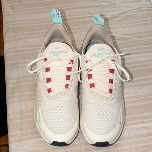Rare Women’s Nike Air Max 270’s size 9.5